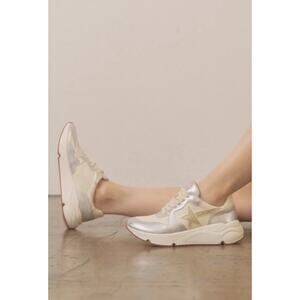 Oasis Society The Kaitlyn Shooting Star Lace Up Sneakers Women‎ Size 10 Silver